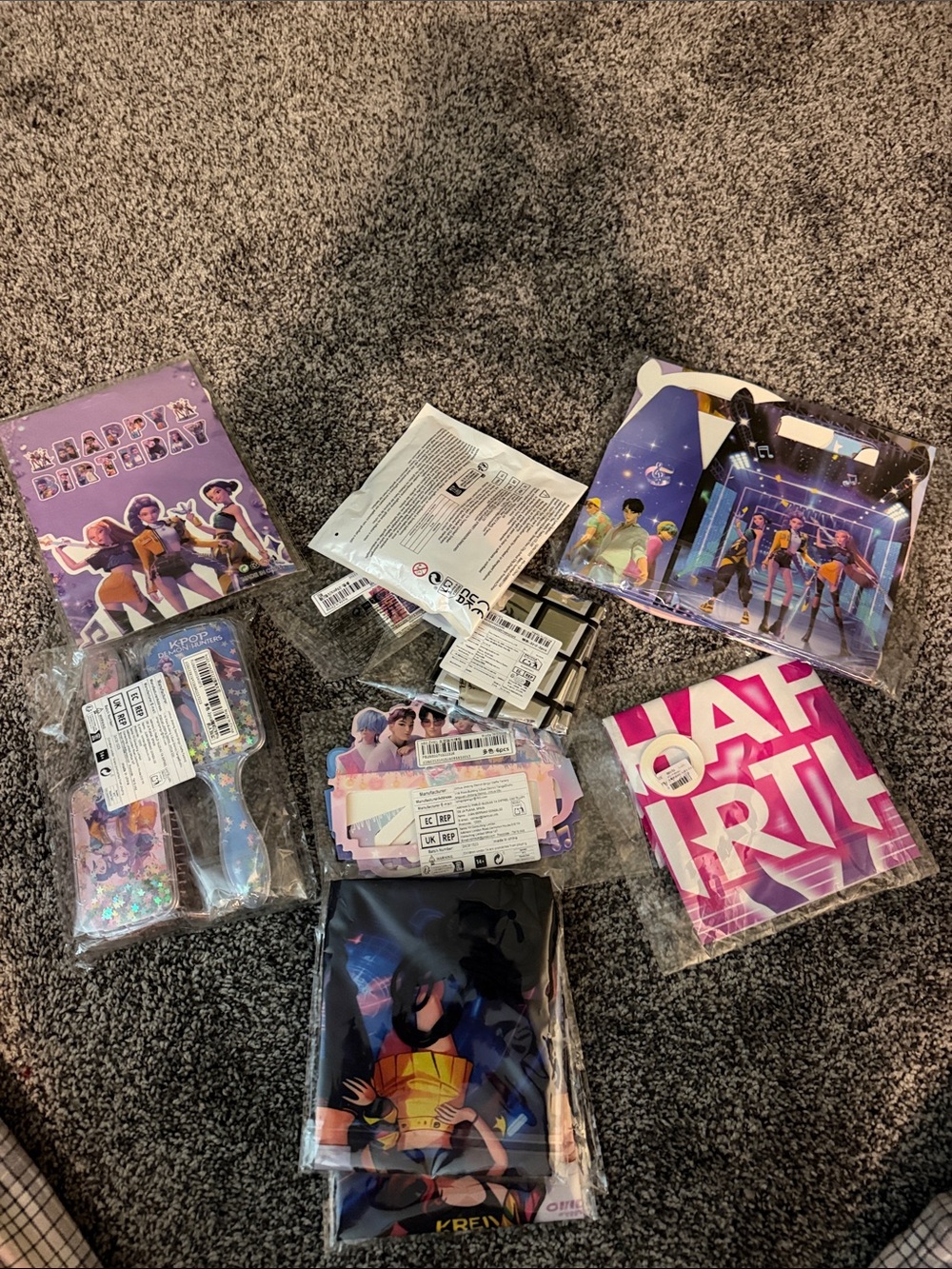 K-Pop Birthday Party favors/decs 
banners balloons brush party boxes glasses
